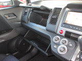豊富な収納で、いつもすっきりとした車内、ほしい場所にちょうど良い収納を備えました。