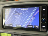 純正ナビを装備。タッチパネル式で使いやすく、お出かけもラクラクです。