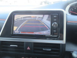 バックガイドモニターで、後方を確認しながら安心して駐車することができます。運転初心者も熟練者も必須の機能ですよ!