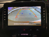バックモニターで車庫入れや縦列駐車もらくらく、夜間でもはっきり見える高感度カラーカメラで車幅、距離表示機能付きです。