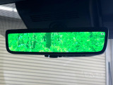 【デジタルインナーミラー】後席の大きな荷物や同乗者で後方が確認しづらい時でも安心!カメラが撮影した車両後方の映像をルームミラー内に表示。クリアな視界で状況の確認が可能です!