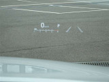 カラーヘッドアップディスプレイ付き。少ない視線移動で情報を確認できるので、運転の疲労軽減に繋がりますよ♪