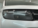 LEDヘッドライトは、点灯の瞬間から最大光量を発揮し、突然暗くなるトンネルなどでの安定感を高めます。