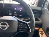プロパイロット(同一車線運転支援)アクセル・ブレーキ・ステアリング操作をクルマがサポート。高速道路などで、ドライバーの負担を軽減します。