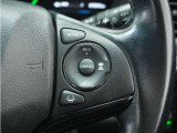 ◆アダプティブクルーズコントロール◆予め設定した車速内でクルマが自動的に加減速。前走車との適切な車間距離を維持しながら追従走行します。【LKAS】車線維持支援システムでステアリング操作を支援。