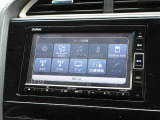 ナビゲーションは純正メモリーナビ(VXM-214VFi)を装着しております。AM、FM、CD、DVD再生、Bluetooth、音楽録音再生、フルセグTVがご使用いただけます。