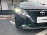 LEDヘッドランプを装備しておりますので、暗い道でも明るく照らしてくれるので安心して夜道やトンネルを運転できますよ!