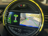 バックカメラ搭載!駐車時も安心ですね!