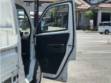 ご購入後のアフターフォローもお任せください。自社東北運輸局指定工場完備。車検・整備・オイル交換・タイヤ交換等何でもお任せください。