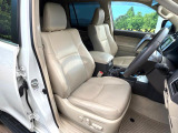 運転席シート廻りは使用感も少なく、良好な状態となっています。丁寧に使われていたことがよくわかりますね。