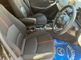 シートは人間工学に基づいてホールド感が有り運転していても疲れにくい構造になっています