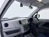 ダイハツのお店では、ダイハツ車を知り尽くしたプロフェッショナルが、専用の診断機器を使って各システムを点検しております。