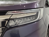 LEDヘッドライトは、点灯の瞬間から最大光量を発揮し、突然暗くなるトンネルなどでの安定感を高めます。