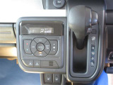 オートエアコンで簡単に車内の温度調節ができます!さらにシートヒーター機能がついています!