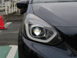 LEDヘッドライト搭載でしっかり明るく照らしてくれるので、夜間走行や不慣れな道でも安心です。