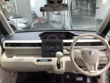 フロントガラスが大きく、ワイドな視界で運転もしやすくなるように、設計されています。