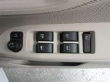 電動格納ドアミラーでせまい駐車場でも安心です。