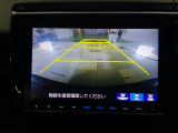 バックカメラの画像です。ガイドラインがスムースな車庫入れをサポートいたします。車庫入れの安心感がアップしますね。