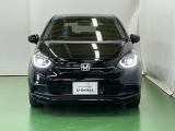 LEDヘッドライトを装備しています。LEDヘッドライトはとても明るく、雨の日や夜間走行も安全・安心です。オートライトコントロール付きで周囲の明るさに応じて自動で点灯・消灯します