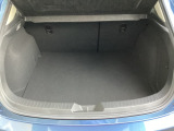 ラゲッジルーム内の凹凸をなくす事でスッキリした広がりを造りだし、荷物がスムーズに出し入れできる気持ちよさ、使い易さを実現!