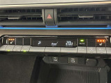 オートエアコンは温度を設定するだけで、自動で風量などを設定してくれます。運転しながら操作も必要ないので、安全性も向上します。