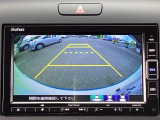 バックカメラも装備しております。車庫入れの苦手なお客様、もうご心配いりません。バックカメラがあれば、ぶつける心配無し?!重宝します!!