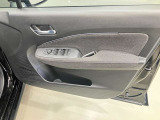 【運転席ドア】収納ポケットが付いているので運転席周りもスッキリ保てます★
