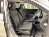 乗降がしやすい運転席。高さが調節できて小柄な方でもベストポジションをとることができます。
