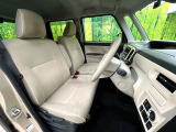 運転席まわりには十分なスペースがあり、大柄な方でもゆったり運転していただける環境です。