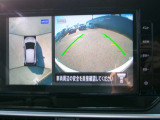 まるで上空から見下ろしているような感じで駐車が楽にできるインテリジェントアラウンドビューモニター!幅寄せが苦手な方でもサイドビューで確認することができますよ♪