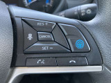 プロパイロットスイッチ。同一車線でのハンドルとアクセルのアシストが可能 長距離ドライブ時に同乗者との会話が弾みます。
