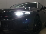 【LEDヘッドライト】悪天候や夜間走行時も良好な視界を確保し安心して運転できる高輝度LEDヘッドライトを装備!点灯速度が早く、消費電力も抑えられています!!