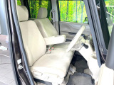 運転席シート廻りは使用感も少なく、良好な状態となっています。丁寧に使われていたことがよくわかりますね。