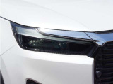 【ヘッドライト】省電力で長寿命の明るく運転しやすいLEDヘッドランプです。明るく照らすので暗い夜道からお客様を守ってくれます。