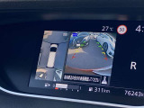 上からまる見え!アラウンドビューモニターの画像です。純正ナビに映してあります。お車を真上から見たような映像をミラーやナビ画面に映し出す事によって、車両の周囲を確認し、駐車時や発進時の運転をサポート。