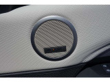 英国のオーディオメーカーMERIDIAN Audioは、その優れたサウンドで高い評価を受けています。数々の受賞歴を誇る同社のサウンドシステムは、長年にわたる音響心理学の研究をもとに、リアルなサウンドを実現。