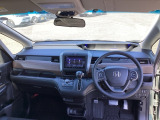 フロントガラスが大きく、ワイドな視界で運転もしやすくなるように設定されています。