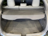 【トノカバー】デッキに積み込んだ荷物を雨風や盗難のリスクから守るトノカバーを装備。気兼ねなく荷物を積み込んでお使いいただけます。