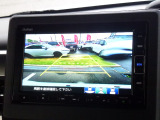 バック駐車が苦手な方や、初めてのお車で不安な方でも後方をナビ画面に映してくれるので、ラクラク停められます。
