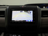 バックカメラの画像です。ガイドラインがスムースな車庫入れをサポートいたします!車庫入れの安心感がアップしますね☆