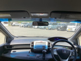 フロントガラスが大きく、ワイドな視界で運転もしやすくなるように設定されています。