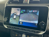 空から見たような映像で駐車ができるアラウンドビューモニター。ひと目でわかるセンサーに前後の衝突被害軽減ブレーキ付き。
