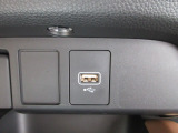 便利なUSBジャックも付いています。