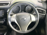 インテリアに合わせたデザインのステアリングは、運転される方のことも考え、運転しやすい形状、大きさです。是非一度、実際に触ってお確かめください。