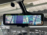 【インテリジェントルームミラー】後席の大きな荷物や同乗者で後方が確認しづらい時でも安心!カメラが撮影した車両後方の映像をルームミラー内に表示。クリアな視界で状況の確認が可能です!