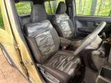 運転席シート廻りは使用感も少なく、良好な状態となっています。丁寧に使われていたことがよくわかりますね。