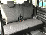 ☆後部座席シート廻り☆ ☆リアシートも快適な乗り心地☆シ-トの乗り心地が良く、旅行など長距離運転にも向いています。