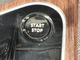 ワンプッシュでエンジンのスタート、ストップが出来て便利です。
