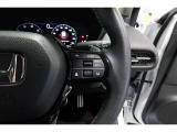 Hondaセンシングの機能のひとつ、アダプティブクルーズコントロール付!アクセルから足を離しても設定したスピードと前車との車間を保ち走行してくれます!車線維持もアシスト☆高速道路で疲労軽減ですね☆