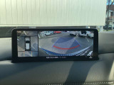 【360&deg;ビューモニター】  とても分かりやすい、クルマの上から見下ろしたような映像で、駐車サポートをしてくれます。